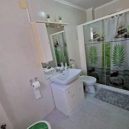 Monivo Near Center And