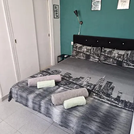 Monivo Near Center And Apartament Torrevieja